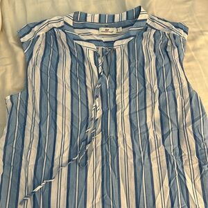 Super cute sleeveless nautical stripped vineyard vines top